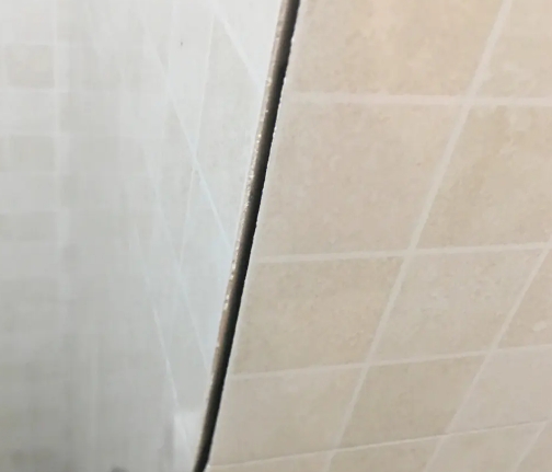 曹妃甸瓷砖空鼓维修公司分享阳台瓷砖脱落的修复过程可以分为以下几个步骤